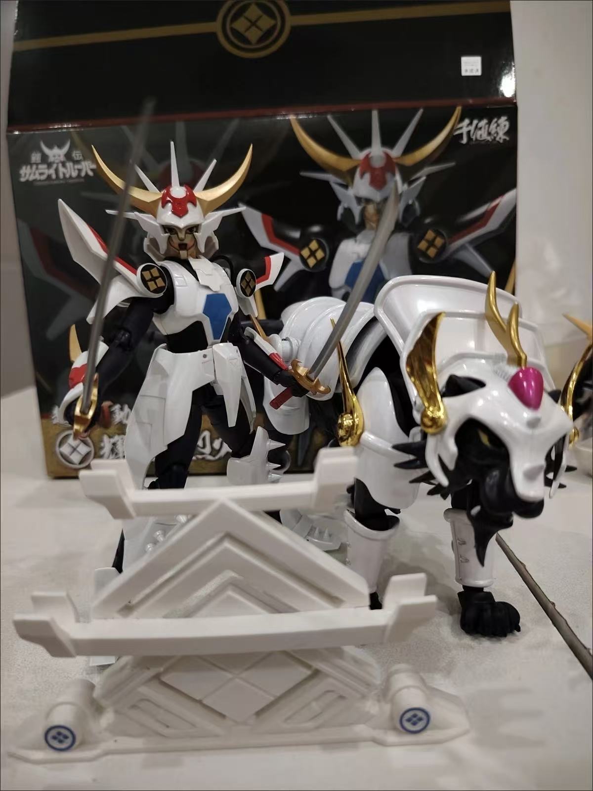 Figurines d'action Yoroiden Sa - Bandai Tamashii Nations S.H.Figuarts avis et prix